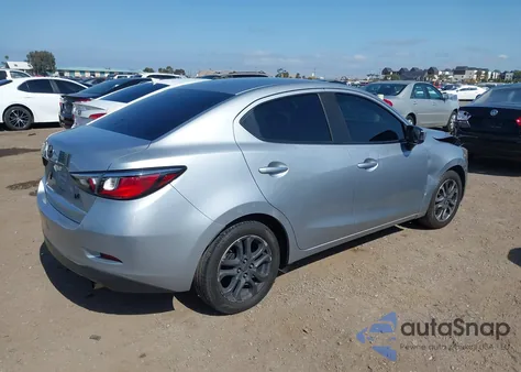 2017 Toyota Yaris Ia из США, поврежденный, VIN 3MYDLBYVXHY189084